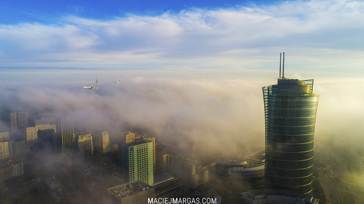 Warszawa we mgle